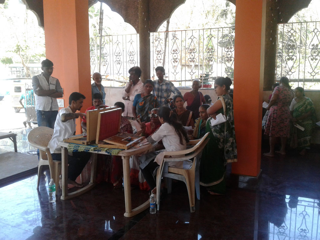 Health Camps - eyes-checkup-1