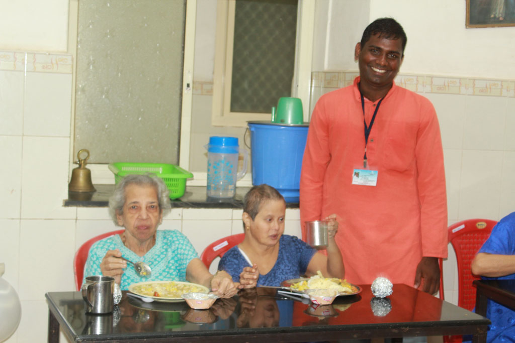 Oldage Home Visit - old-age-home-13