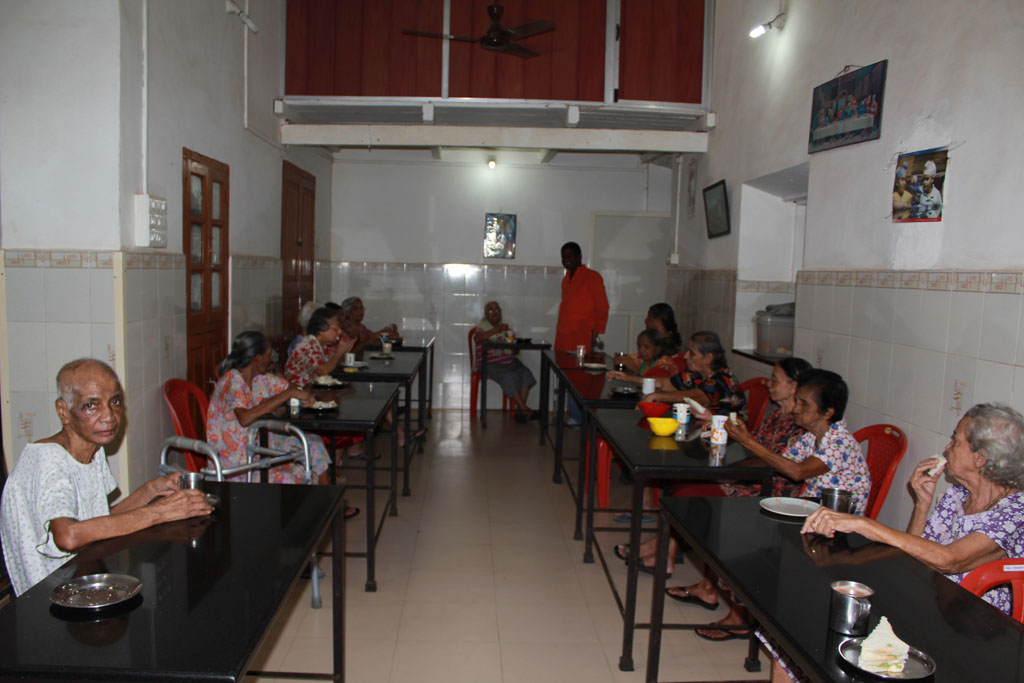 Oldage Home Visit - old-age-home-7