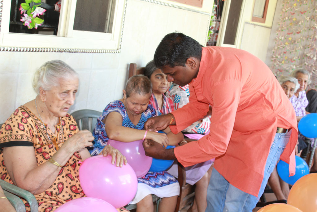 Oldage Home Visit - old-age-home-9